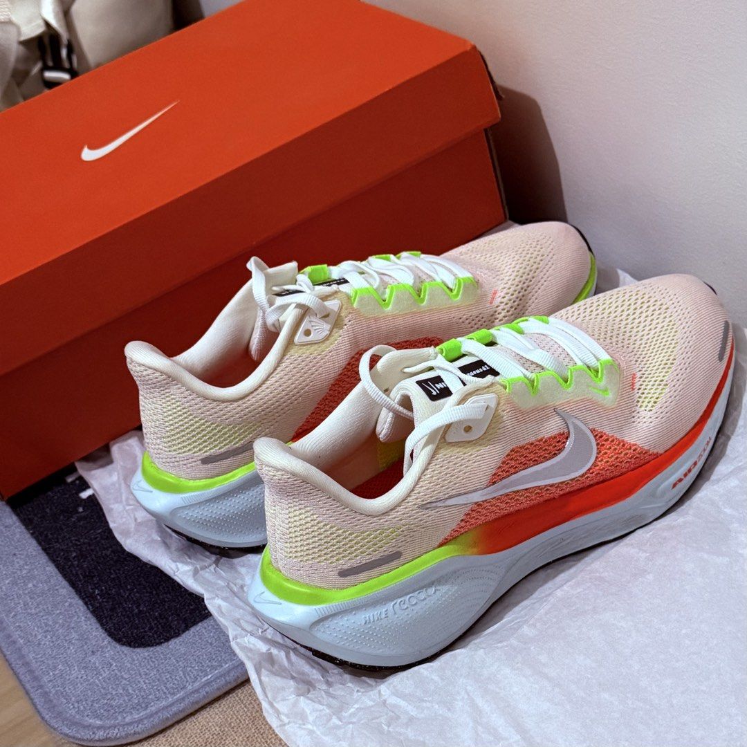 Nike W Air Zoom Pegasus 41 Summit White Chrome (Category: Sneakers) located in Quezon City. Submitted by soldseparately (Listing ID 1468762657, Image 1). Description: Almost new. Used once only. Bought for the original price (PHP 7k+) RFS: This was a gift. I am a true size 7 apparently because this is a 6.5 and fits a little snug Negotiable! Colorway: Summit White / Chrome Size: Women's US 6.5.