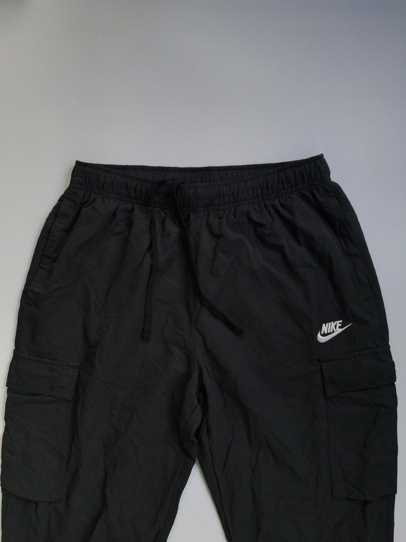 NIKE WOVEN CARGO PANTS (Category: Joggers) located in Aurora. Submitted by thrillthriftfinds123 (Listing ID 1468856022, Image 3). Description: NIKE WOVEN CARGO PANTS🔥 SIZE MEDIUM NO ISSUE GOOD CONDITION SOLID NITO GUYS 9.5 COLOR RATE .