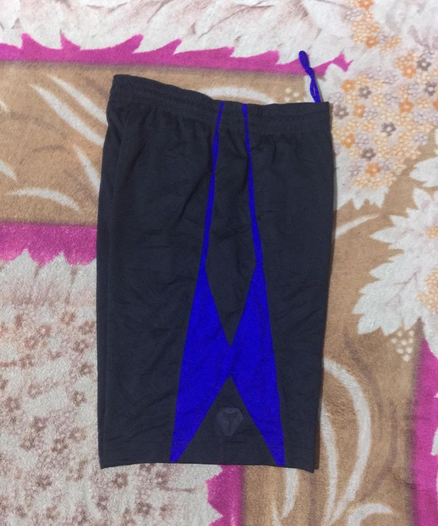 Nike x kobe two pockets (Category: Activewear) located in Tagum. Submitted by urbanoadulajr (Listing ID 1468836222, Image 2). Description: Nike x kobe two pockets 32 to 34 length: 24 excellent Mine 550.