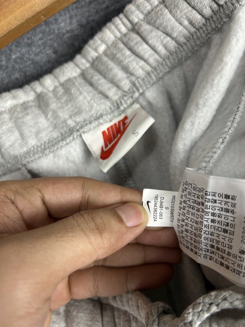 Nike x Stussy Sweatpants (Category: Joggers) located in Cebu City. Submitted by tanlawr07 (Listing ID 1468874029, Image 3). Description: Size Small 28-34W 38L Legit 💯 Good as new No issue 2500 only 📍Cebu City Location .