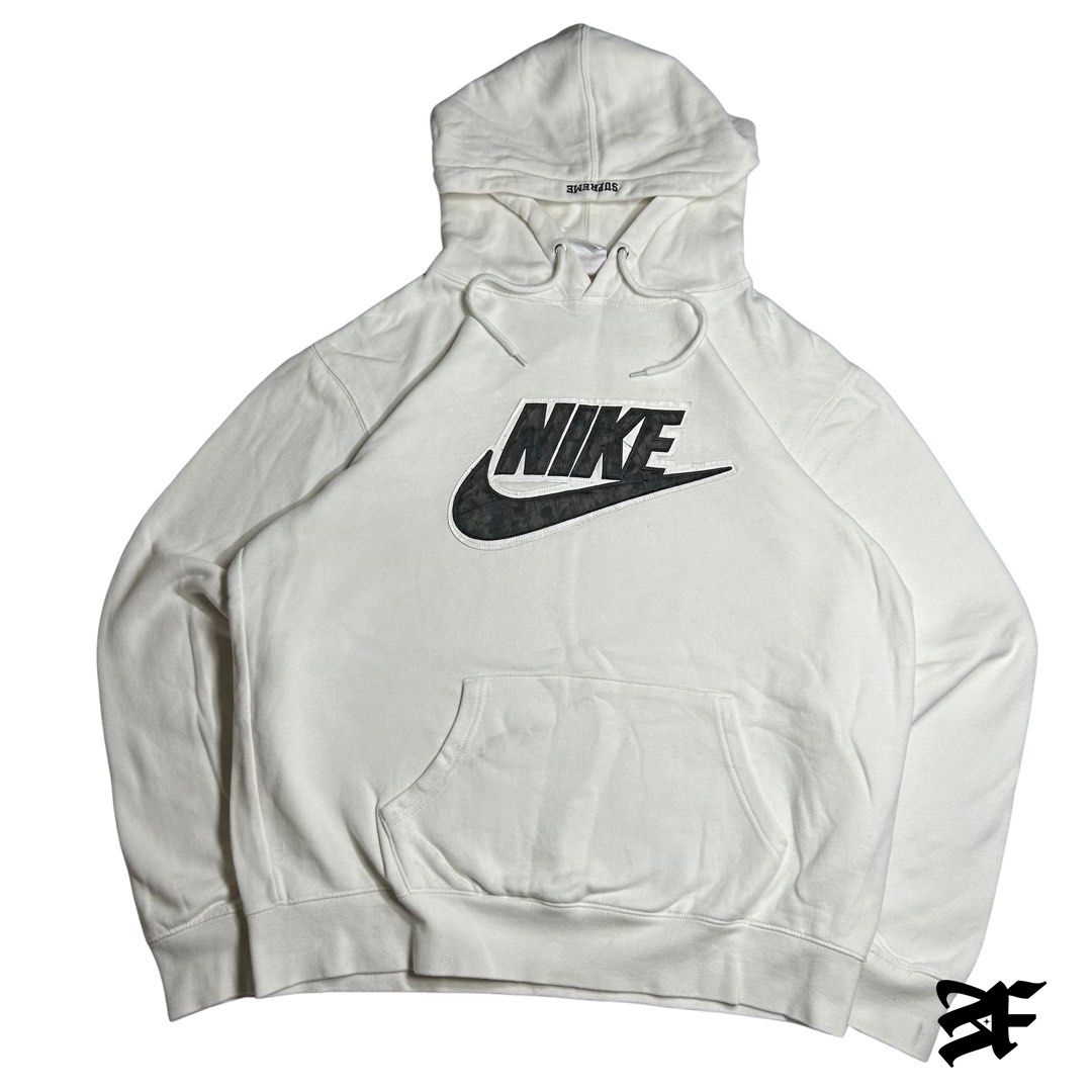 Nike X Supreme Hoodie (Category: Hoodies) located in Antipolo. Submitted by wvyfrnds (Listing ID 1468749913, Image 1). Description: Nike X Supreme Hoodie Size: L Color: White Dimensions (Inches): Length: 26.5 Width: 25 Color Rate: 9/10 Issues - Faded leather logo print & washable dirts 495 PLUS SF.