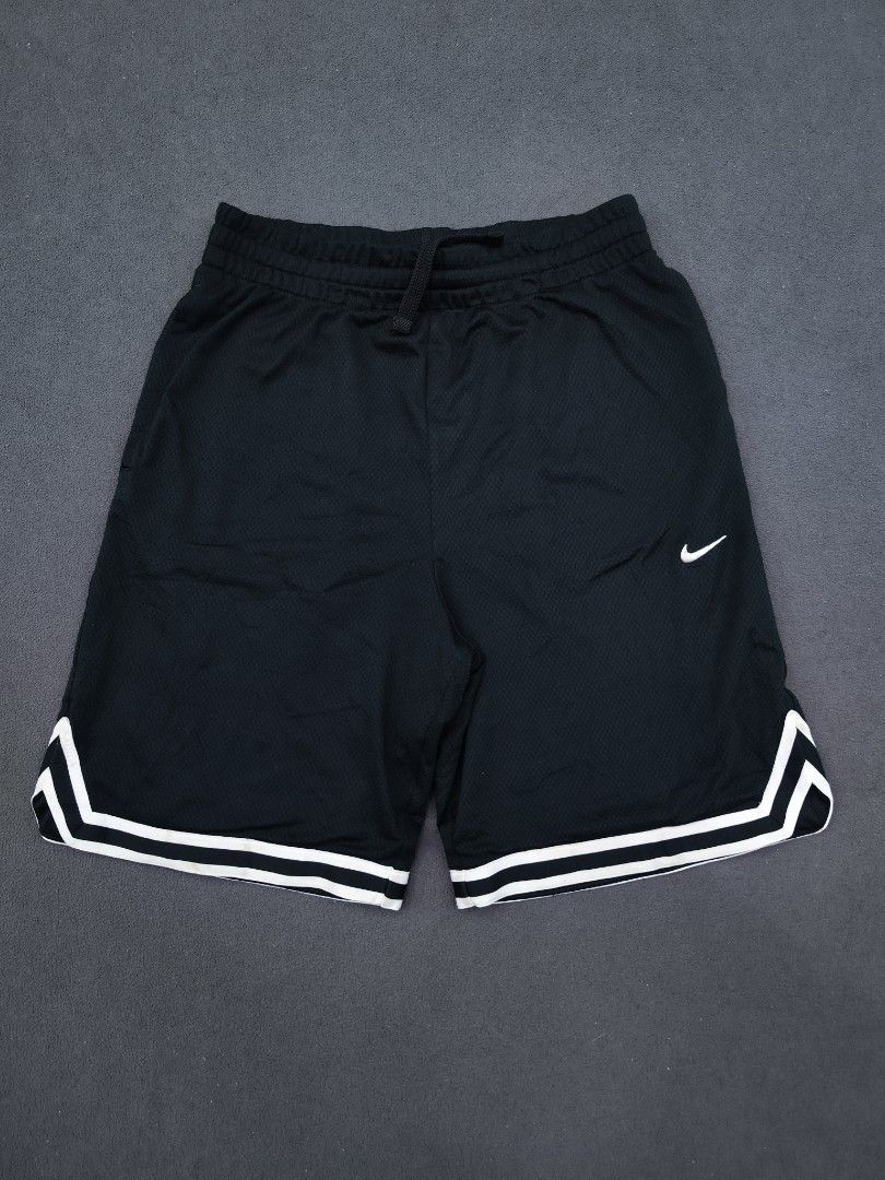 Nike Youth Drifit Shorts (Category: Shorts) located in Bulacan. Submitted by emilj23 (Listing ID 1468727815, Image 1). Description: Nike Youth Drifit Shorts Size XL on tag L 19 W 26-30 Leg Hole 10 Condition 9.5/10 Color rate 9.5/10 Issue Stains,runs.