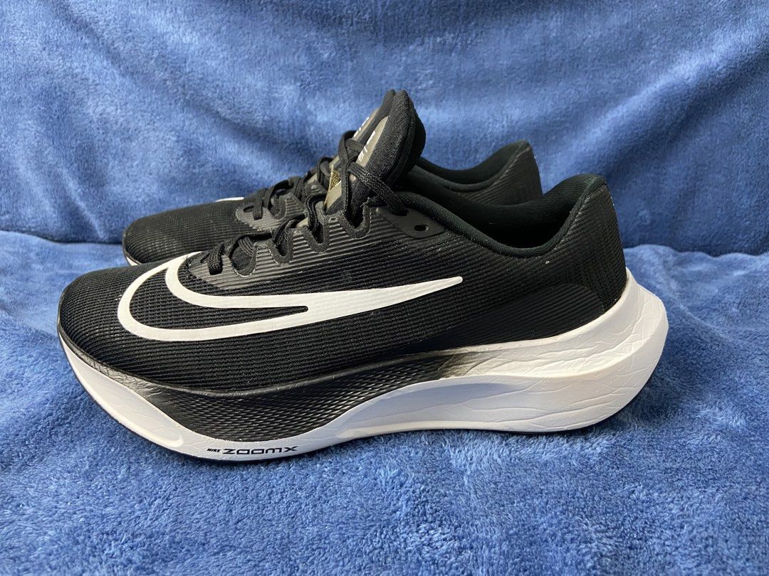 Nike Zoom Fly 5 Black and White (Category: Sneakers) located in Cebu City. Submitted by jvlz97 (Listing ID 1468757614, Image 2). Description: Excellent Condition No Box.