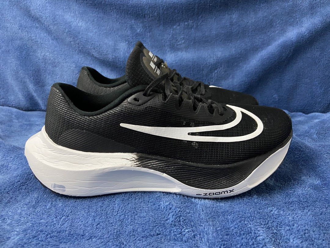 Nike Zoom Fly 5 Black and White (Category: Sneakers) located in Cebu City. Submitted by jvlz97 (Listing ID 1468757614, Image 1). Description: Excellent Condition No Box.