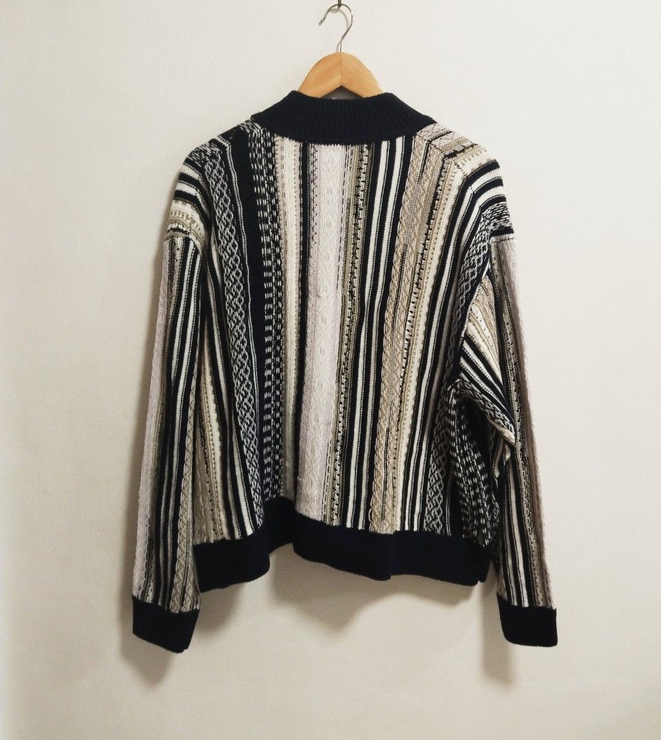 Niko and knitted zip (Category: Coats, Jackets and Outerwear) located in Pateros City. Submitted by blashjunks.y2k (Listing ID 1468860182, Image 2). Description: NIKO AND KNITTED ZIP SIZE LARGE ON TAG 2000PHP MSG US.