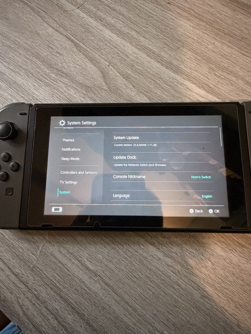 Nintendo Switch V1 JB (Category: Nintendo) located in Paranaque City. Submitted by jgumb (Listing ID 1468736595, Image 2). Description: Nintendo Switch V1 Jailbroken 128 GB SD Card No issues with joycon Inclusions: - Unit - Case (black) - dock original RFS: declutterring .
