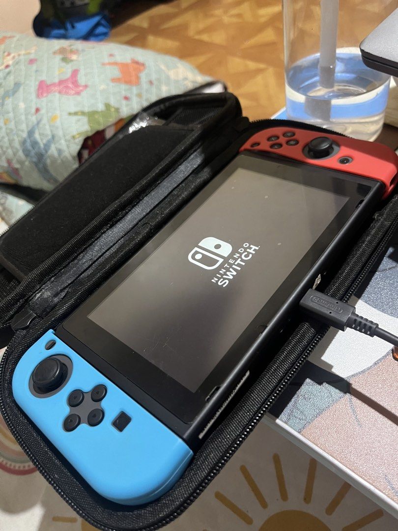 Nintendo switch V2 (not 2) (Category: Nintendo) located in Manila. Submitted by notnathan_xy (Listing ID 1468771559, Image 1). Description: For sale nintendo switch V2 10/10 not jailbreaked fresh no stickdrift complete set with box.