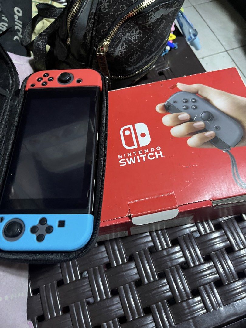Nintendo switch V2 (not 2) (Category: Nintendo) located in Manila. Submitted by notnathan_xy (Listing ID 1468771559, Image 2). Description: For sale nintendo switch V2 10/10 not jailbreaked fresh no stickdrift complete set with box.