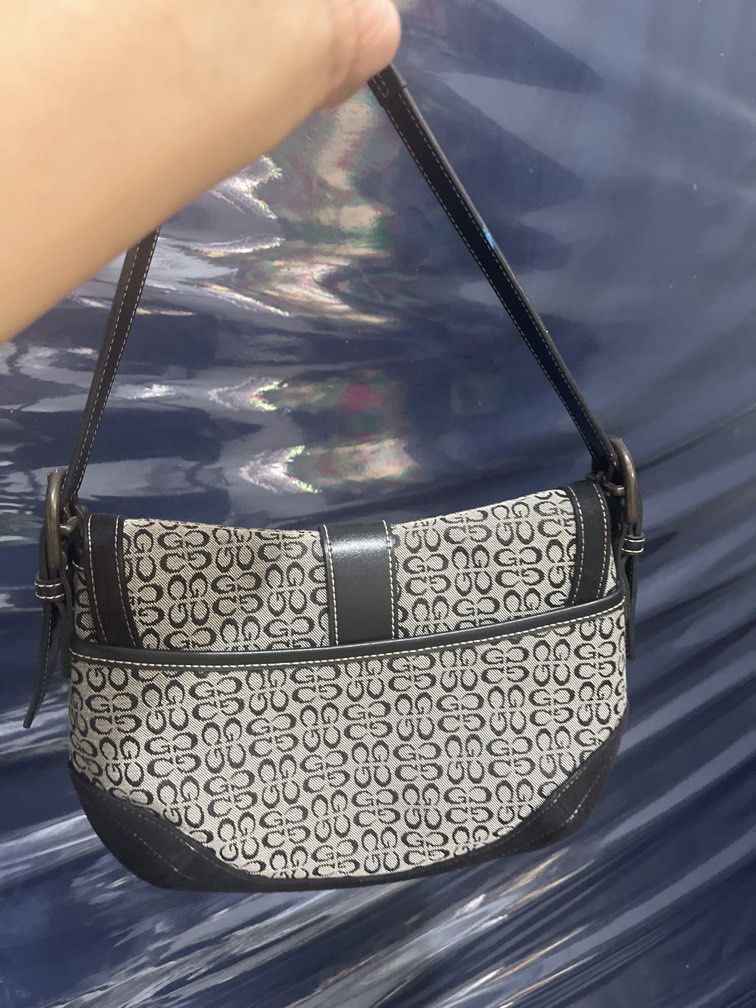 NO BRAND (Category: Tote Bags) located in Paranaque City. Submitted by thriftedtreasure2026 (Listing ID 1468759036, Image 2). Description: .
