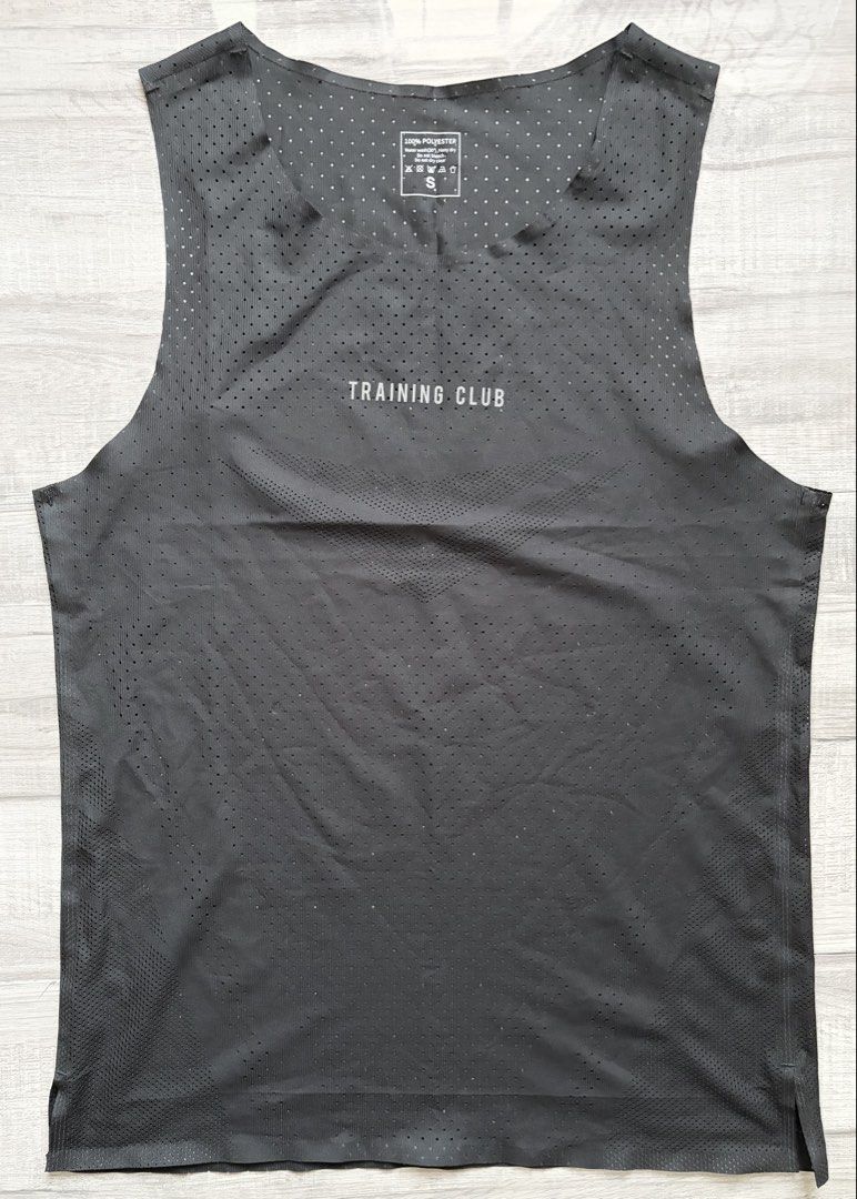 Nonlinear Singlet (Category: Other Sports Equipment and Supplies) located in Currimao. Submitted by emcee520 (Listing ID 1468714075, Image 1). Description: Good as new used once size Small Dimension L: 26inches W: 19inches .