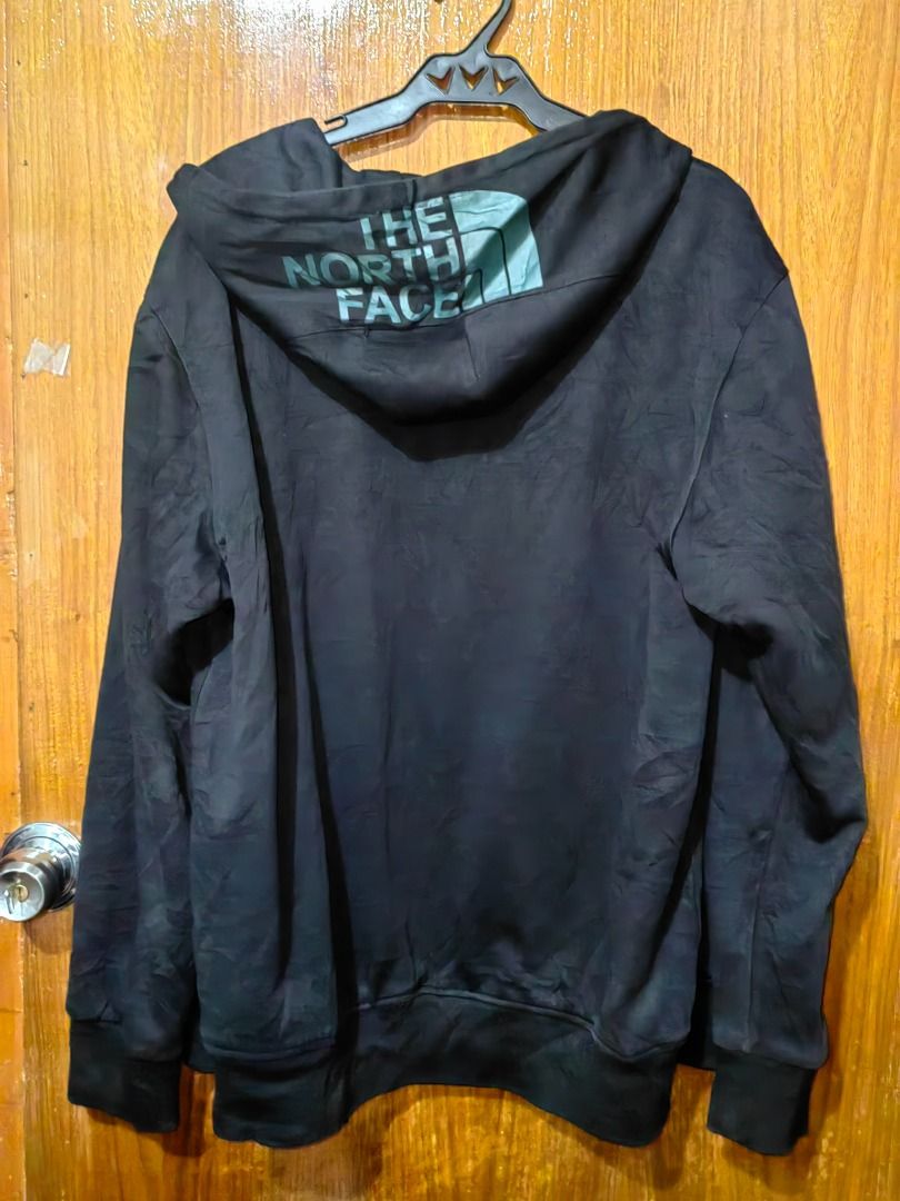 NORTH FACE JACKET (Category: Coats, Jackets and Outerwear) located in Caloocan City. Submitted by carolanglu40603 (Listing ID 1468924836, Image 2). Description: .