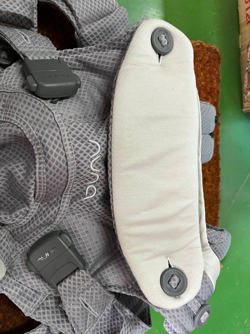 Nuna Cudl Baby Carrier Grey (Category: Carriers & Slings) located in Manila. Submitted by batusaipus03057 (Listing ID 1468768154, Image 3). Description: Nuna baby carrier CUDL The Nuna CUDL (including models like the CUDL and CUDL clik) is a 4-in-1 ergonomic baby carrier designed to grow with your child from newborn up to toddlerhood (3 years / roughly 3.5–16 kg or 8–35 lbs). Key Specifications & Limits Weight & Age Range: Newborn / Facing In (wi