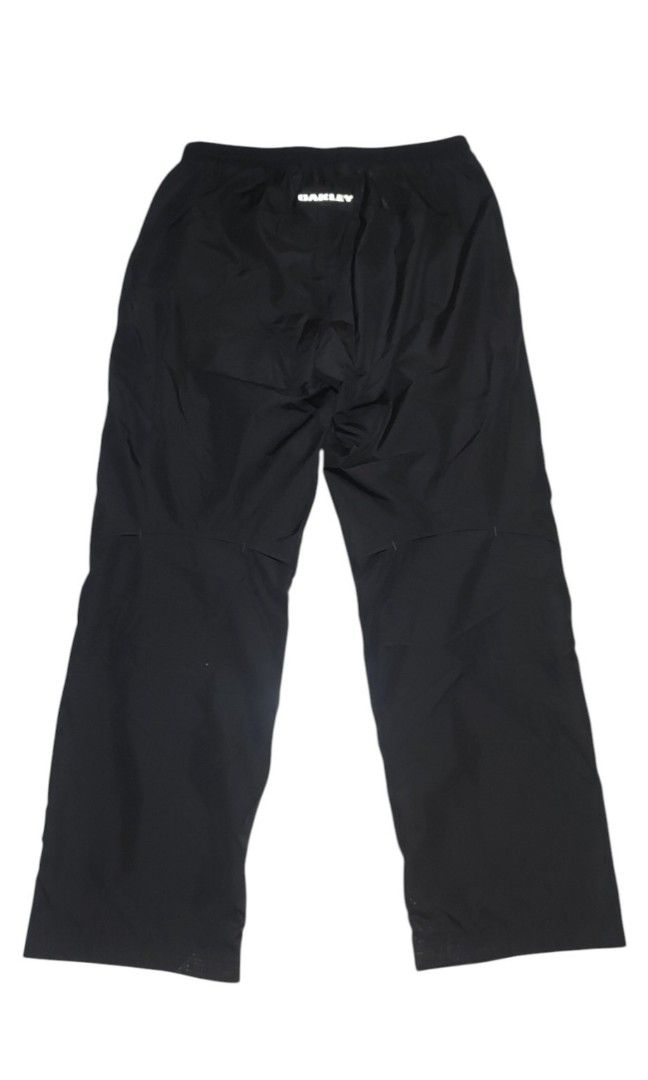 Oakley (Category: Jeans) located in Cebu City. Submitted by vintage07 (Listing ID 1468760351, Image 3). Description: Oakley Size 30 up to 36 stretchable Good as new No issue 1250+sf.