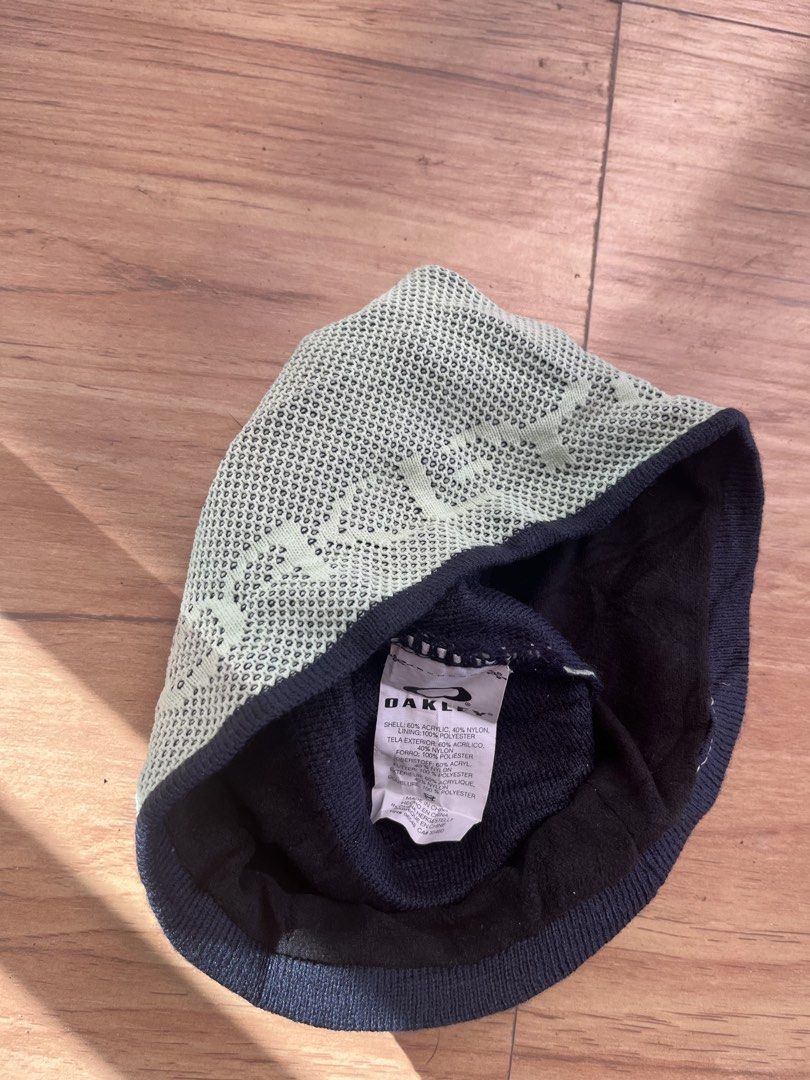 OAKLEY BEANIE (Category: Hats & Beanies) located in Manila. Submitted by kramice (Listing ID 1468732368, Image 2). Description: Authentic.