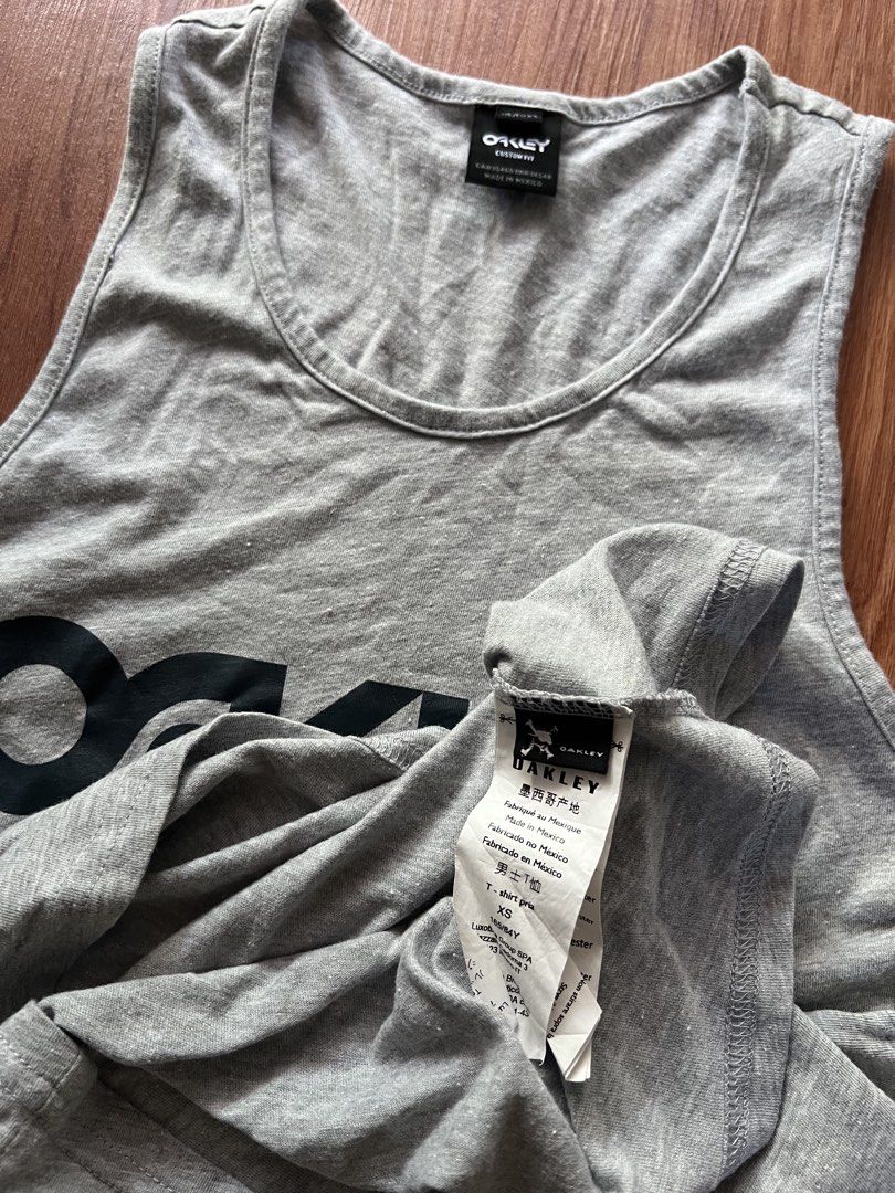 Oakley Mark 3 Tank (Category: Activewear) located in Butuan. Submitted by arahukay.ph (Listing ID 1468726186, Image 2). Description: Excellent condition Shipped.