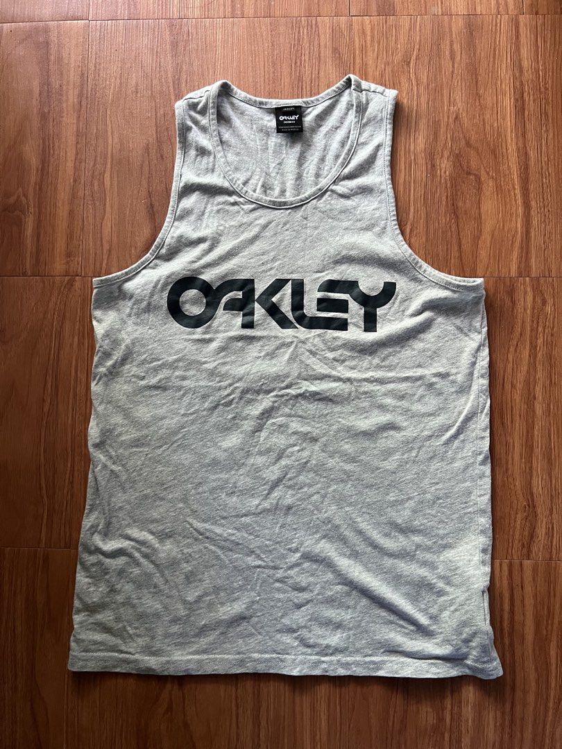Oakley Mark 3 Tank (Category: Activewear) located in Butuan. Submitted by arahukay.ph (Listing ID 1468726186, Image 1). Description: Excellent condition Shipped.