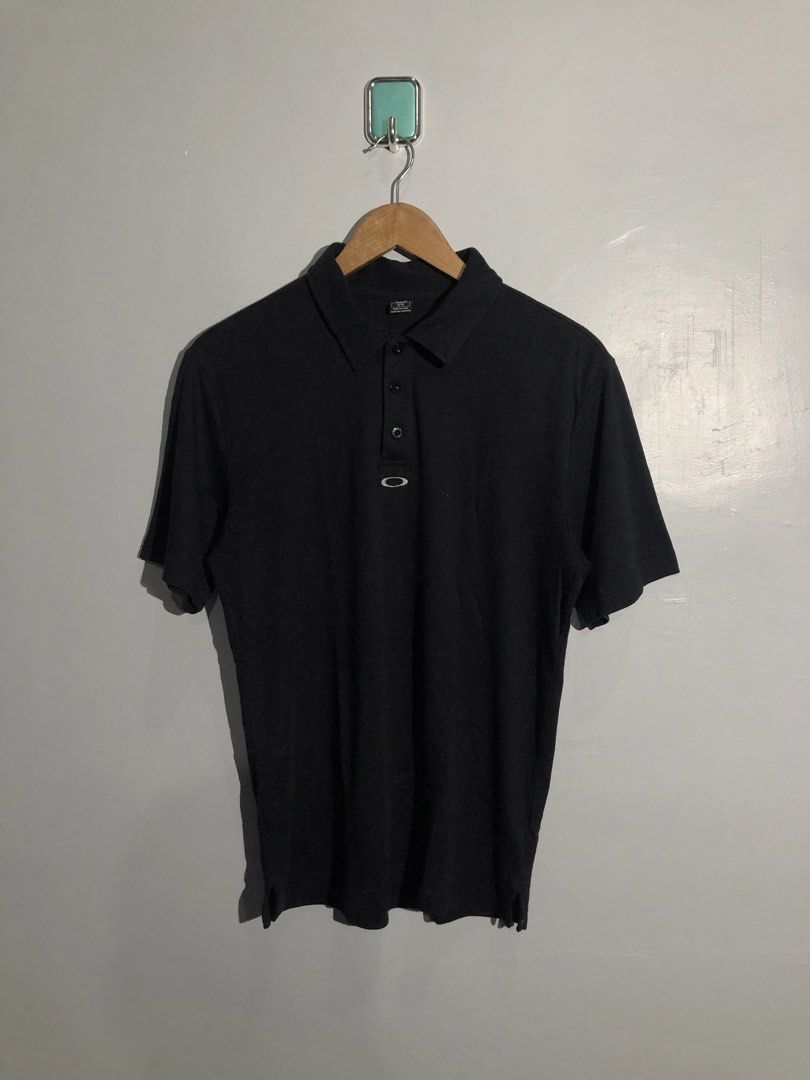 OAKLEY POLO SHIRT (Category: Tshirts & Polo Shirts ) located in Bugallon. Submitted by antigoss_ph (Listing ID 1468895227, Image 1). Description: OAKLEY POLO SHIRT S ON TAG 21x28 / 9.5/10 EXCELLENT CONDITION .