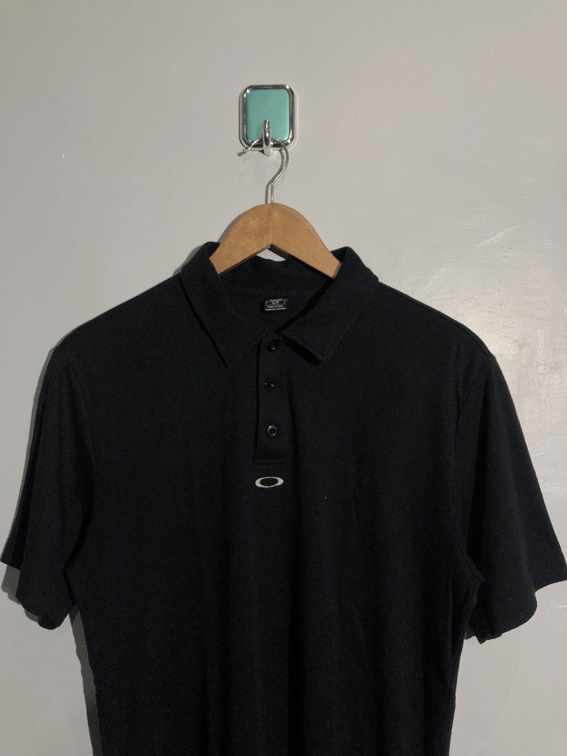 OAKLEY POLO SHIRT (Category: Tshirts & Polo Shirts ) located in Bugallon. Submitted by antigoss_ph (Listing ID 1468895227, Image 3). Description: OAKLEY POLO SHIRT S ON TAG 21x28 / 9.5/10 EXCELLENT CONDITION .