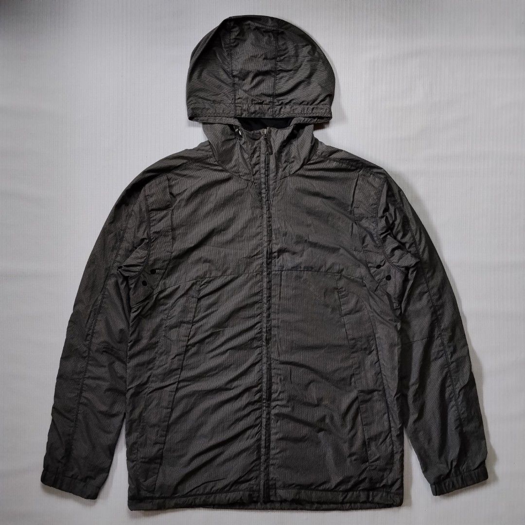 OAKLEY (WINDBREAKER) (Category: Coats, Jackets and Outerwear) located in La Carlota. Submitted by heavydigs_thriftshop (Listing ID 1468926095, Image 1). Description: OAKLEY (WINDBREAKER) RATE VERY GOOD CONDITION SIZE MEDIUM PRICE 1399 ADD SHIPPING FEE DM TO PURCHASE.