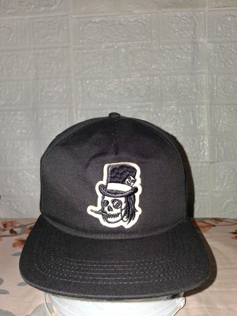 OBEY PROPAGANDA SNAPBACK HAT (Category: Caps & Hats) located in San Jose. Submitted by custodiokhen (Listing ID 1468824395, Image 1). Description: OBEY PROPAGANDA SNAPBACK HAT Brand New!!! OSFA.