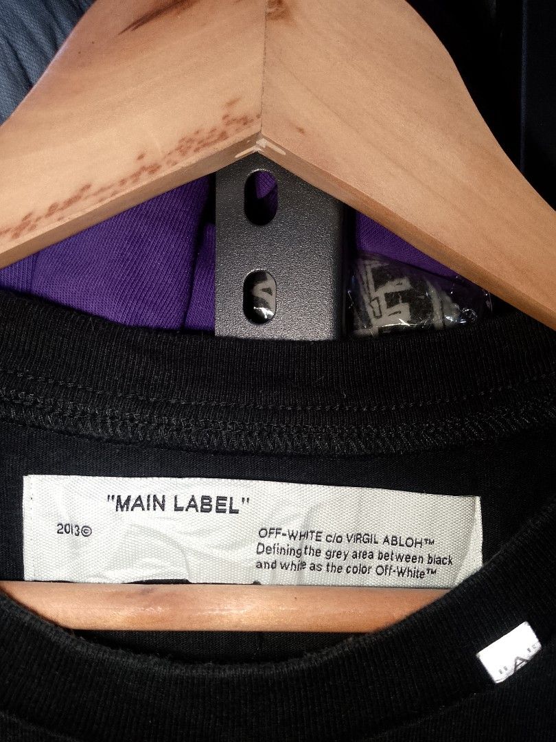 Off white (Category: Activewear) located in Manila. Submitted by mjthrifted_second (Listing ID 1468736461, Image 3). Description: Off White Dimes 23/28 Excellent Condition No Issue Complete Tags .