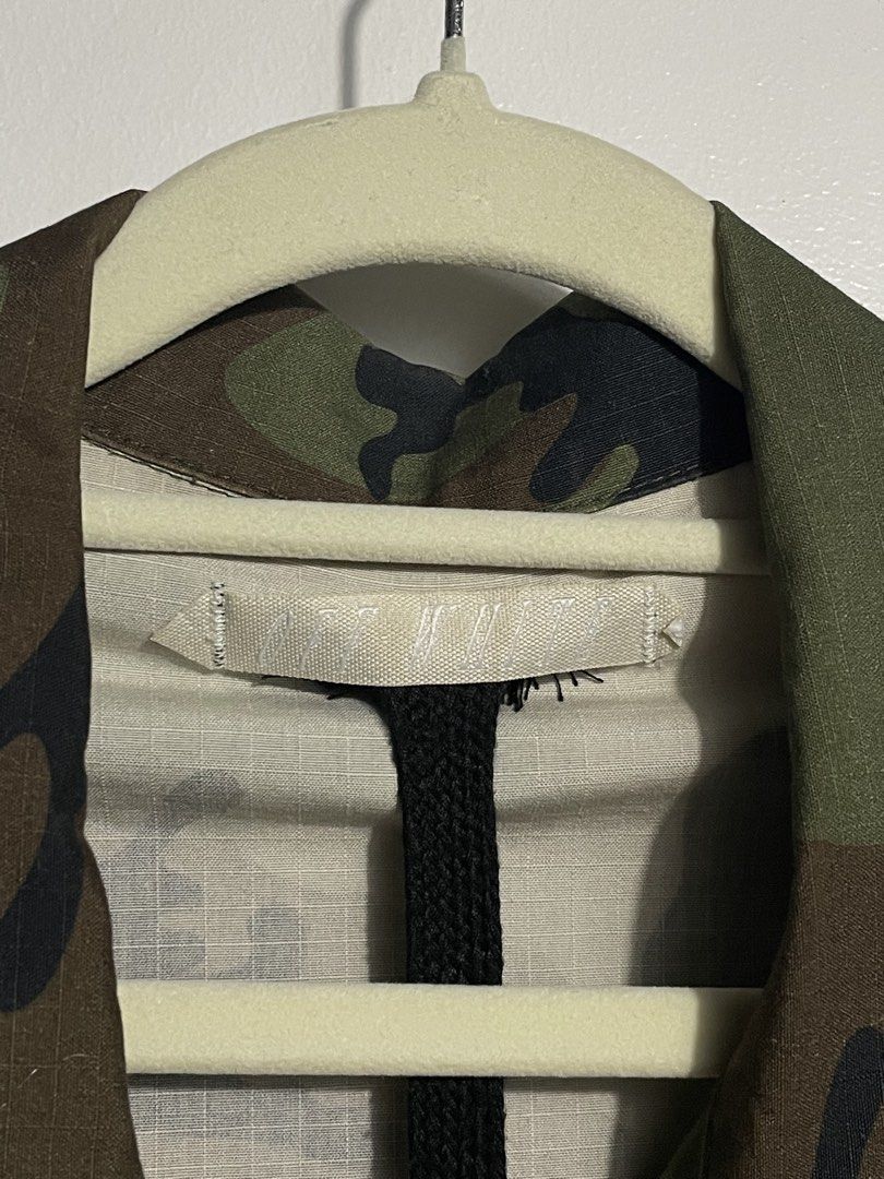 Off White Military WindBreaker w Multiple Patches (Category: Luxury Apparel) located in Rizal. Submitted by akoheats (Listing ID 1468859372, Image 3). Description: Trashed Condition ✨ Issue:alot. Size: S 21” pit to pit 28” length 📌 Accepts layaway (up to 15 days) ❗️Check item carefully before purchasing ❗️No returns or exchanges after purchase.