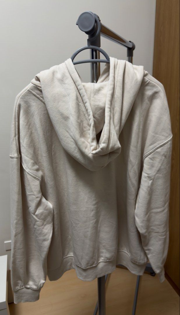 Off-white Hoodie Sweatshirt Size S (Category: Coats, Jackets and Outerwear) located in Manila. Submitted by rare_closetcleanout (Listing ID 1468799602, Image 2). Description: - Color: Off-white - Size: S (EUR/US S, 160/88A) - Fit: Relaxed and super comfortable - Features: Front kangaroo pocket, adjustable drawstring hood - Details: Ribbed cuffs and hem to lock in warmth - Condition: Clean, well-maintained Lose type (Fits S-L) Decluttering Pls arr