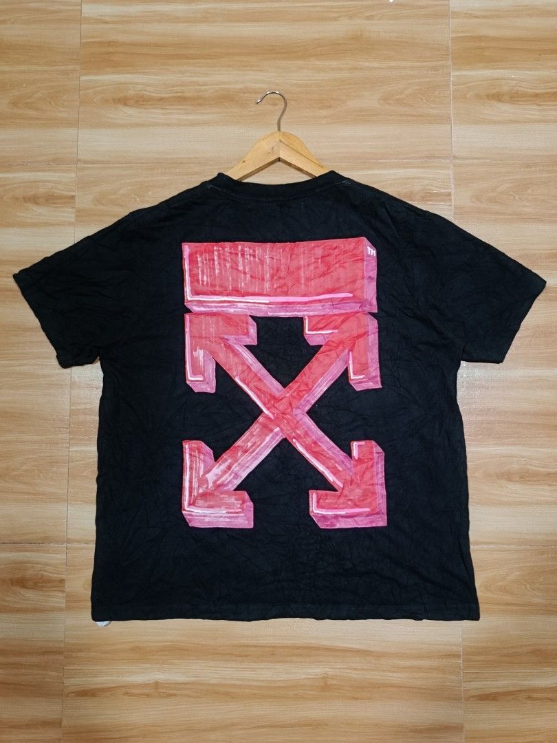 offwhite pink marker (Category: Luxury Apparel) located in Manila. Submitted by jheizkiehi39708 (Listing ID 1468904588, Image 1). Description: brand-new condition no issue large 22.2x27.5 10/10.
