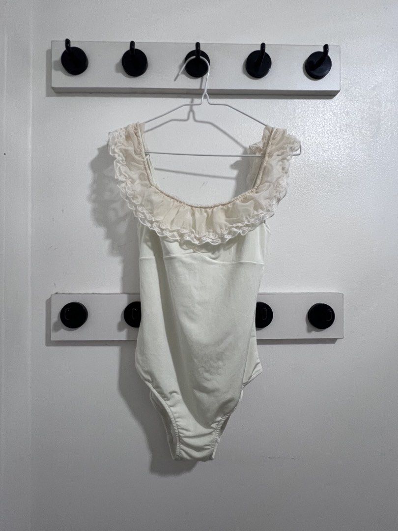 yellow ruched square neck bodysuit (Category: Bikinis & Swimsuits) located in Bulacan. Submitted by jaenaissante (Listing ID 1468924648, Image 1). Description: - v soft and comfortable - fits s-m - read bio .