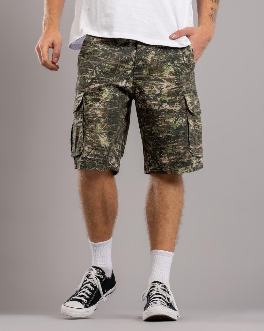 Old Navy (Category: Shorts) located in Cebu City. Submitted by vintage07 (Listing ID 1468759432, Image 1). Description: Old Navy cargo short Size 34 Brandnew with tag No issue 650+sf.