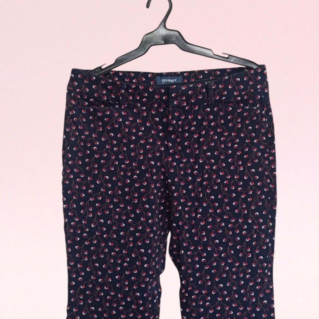 Old Navy Printed Pixie Pants (Category: Other Bottoms) located in Quezon City. Submitted by firstlovedbyb (Listing ID 1468739511, Image 2). Description: Authentic Old Navy printed mid rise pixie pants. With 2 side pockets and belt loops. No major flaws or issues. In very good condition. Good as new. Size on tag: 10 Waist:30-31 inches Hips: 34 inches Length: 34 inches Length:.