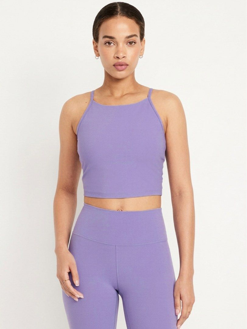 Old Navy Racerback Sports Bra (Category: Activewear) located in Cabanatuan. Submitted by thriftby_zy (Listing ID 1468875905, Image 1). Description: Ganda tooo, bago paaa. Size: Small on tag (Keri ng Xsmall-Small) Stretchable | W/ pad slot HQ fabric.