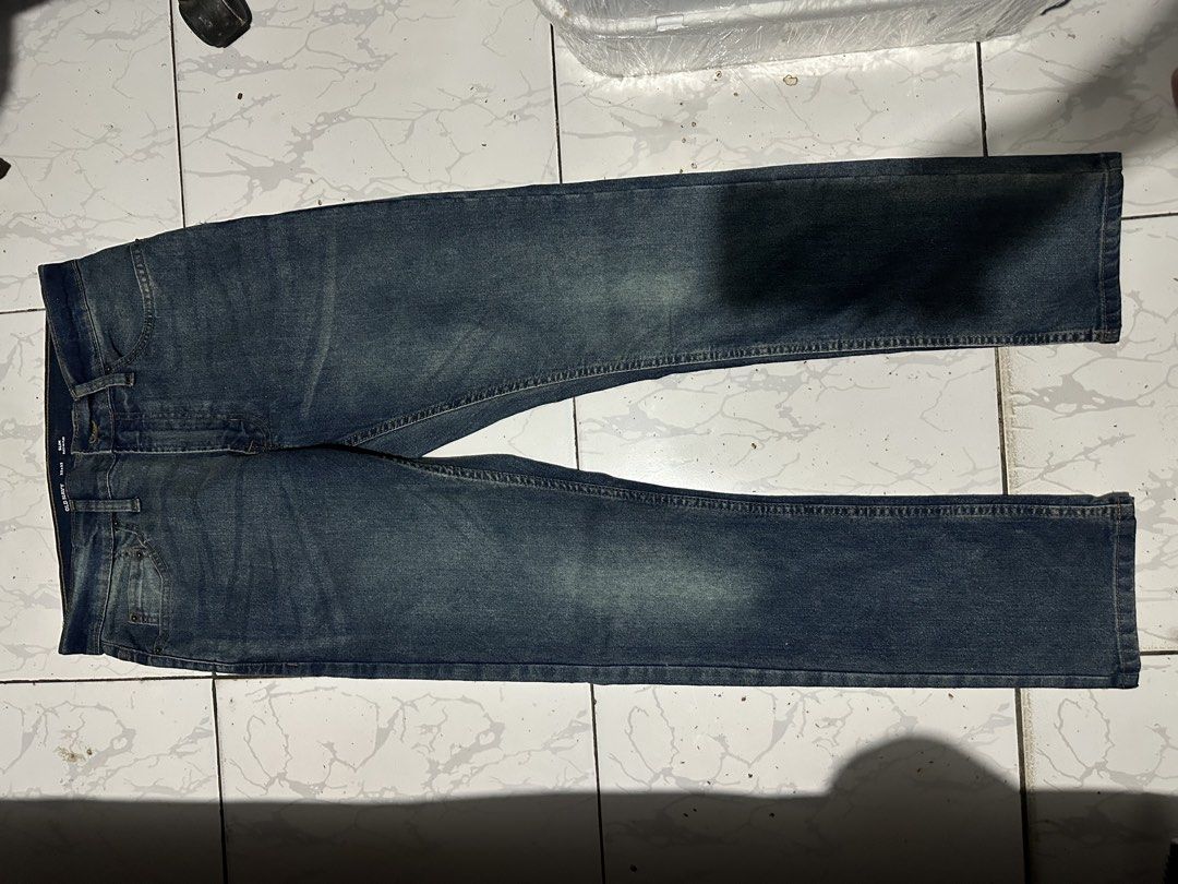 Old Navy Slim Fit Jeans Size 32x32 (Category: Jeans) located in Cavite. Submitted by esme00 (Listing ID 1468760974, Image 3). Description: Size: 32x32 Slim Fit Bought in the US, almost new No issue. Dimensions posted in the pictures..