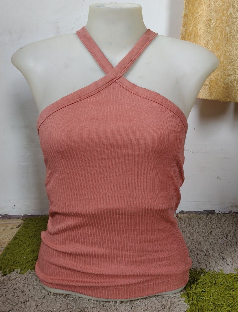 Old Navy top (Category: Sleeveless) located in Midsayap. Submitted by leighdeelovelylocks (Listing ID 1468715796, Image 2). Description: .