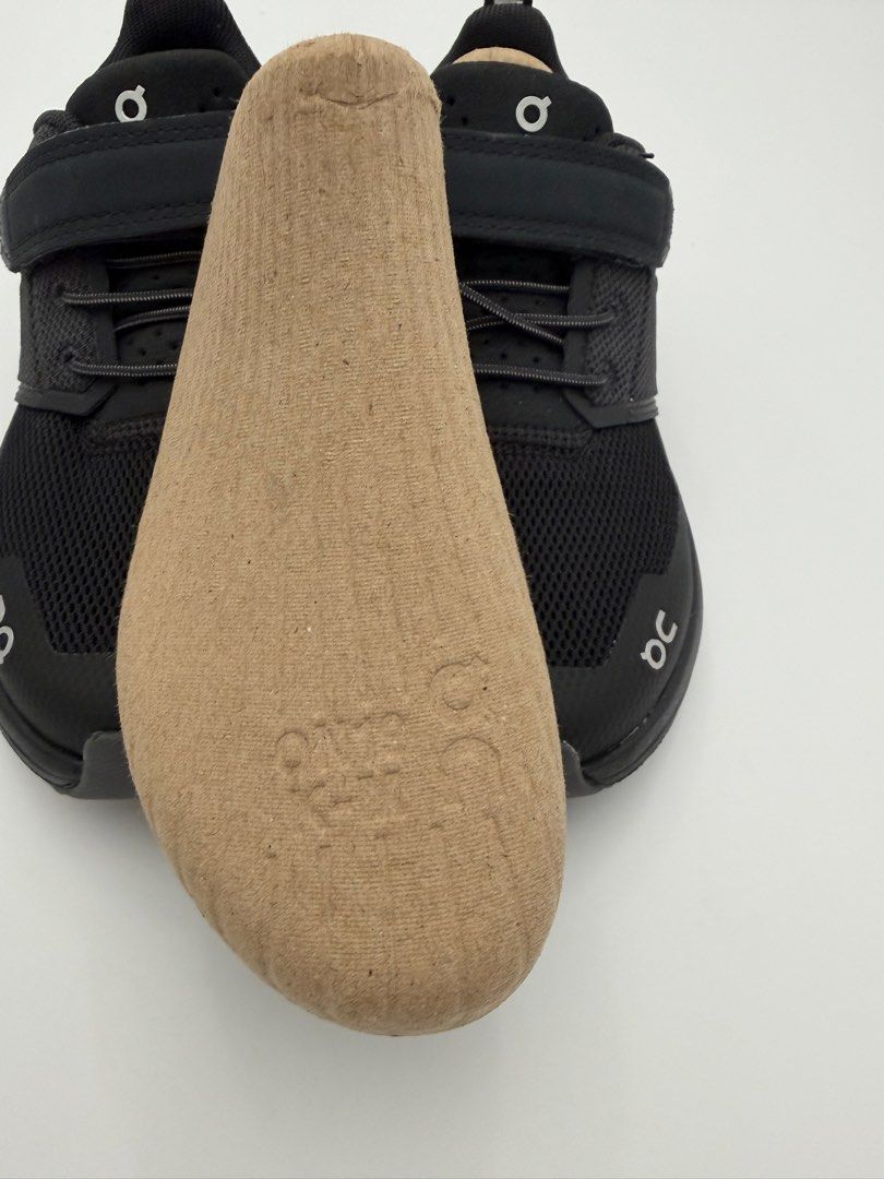 On Cloud Play for Kids (US 12) (Category: Casual Shoes) located in Santiago. Submitted by smokypineapple (Listing ID 1468910595, Image 2). Description: Brand New, never used. RFS: wrong size Location: Santiago City, Isabela.