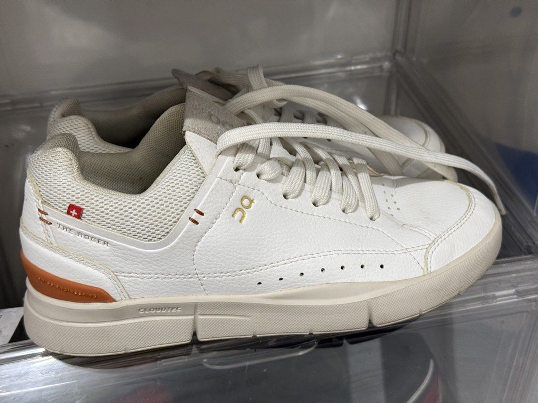 On Running The Roger Advantage (Category: Sneakers) located in Makati City. Submitted by vvandko (Listing ID 1468867299, Image 3). Description: * Brand: On Running * Model: THE ROGER Advantage * Size: EU 37 / US 6 * Condition: Good pre-loved condition. Shows some signs of use, with a visible stain (shown in the last photo). It may require extra cleaning to remove. Selling because I no longer use them..