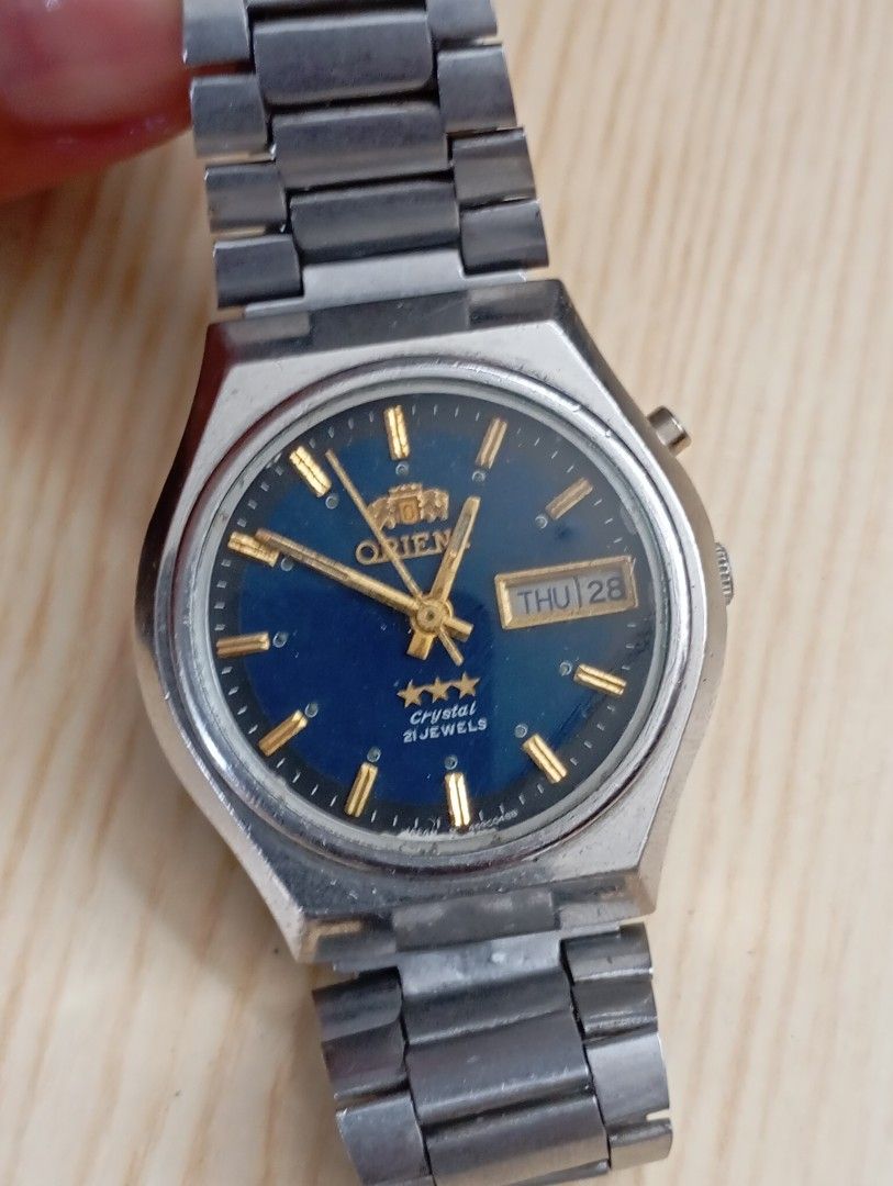 Orient automatic (Category: Men's Watches) located in Las Pinas. Submitted by quick_deals_great_finds2 (Listing ID 1468745028, Image 1). Description: Original vintage automatic 35mm medium fits wrist 6.8 inches Good working condition.