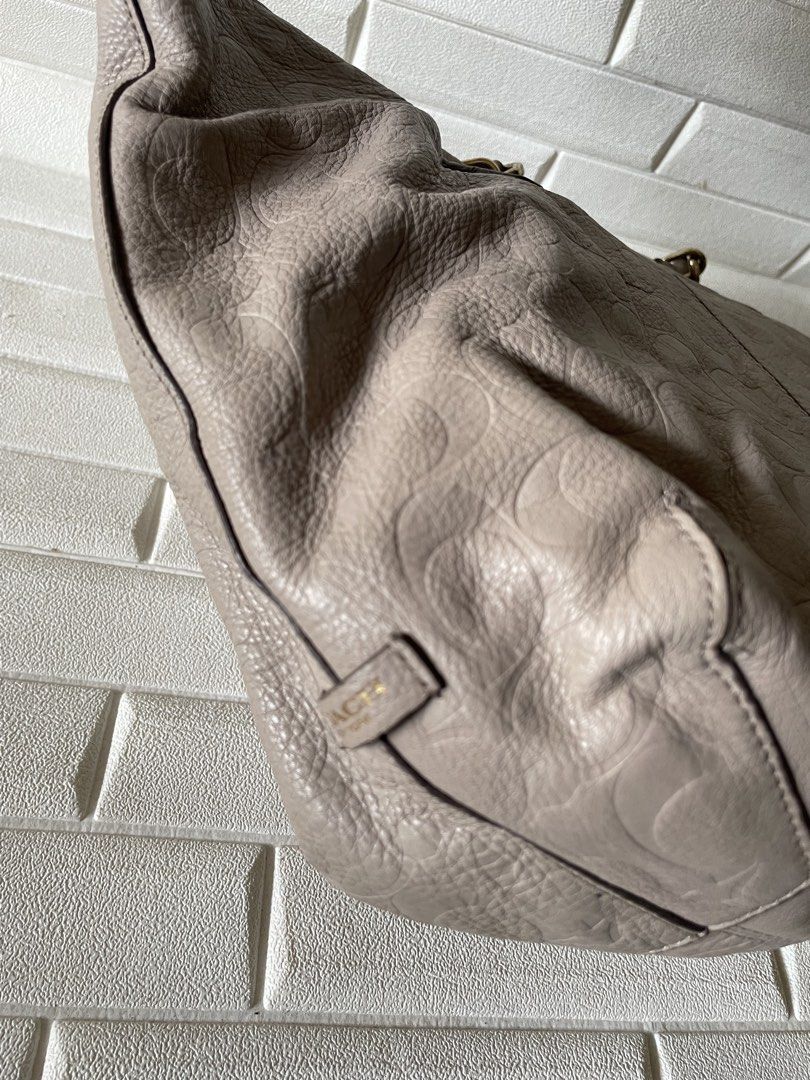 Orig Coach Bleecker Embossed Leather Satchel (Category: Cross-body Bags) located in Caloocan City. Submitted by mdvs.bagsnmore (Listing ID 1468717065, Image 3). Description: .
