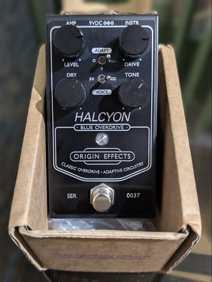 Origin Effects Halcyon Blue Black Edition (Category: Other Audio Equipment) located in Malabon City. Submitted by slashjms (Listing ID 1468842590, Image 2). Description: Selling Origin Effects Halcyon Blue Overdrive Blackout Edition Like New No issues Versatile Bluesbreaker type OD RFS: decluttering Pass sa trades loc: malabon ncr For pickup or meetup nearby areas.
