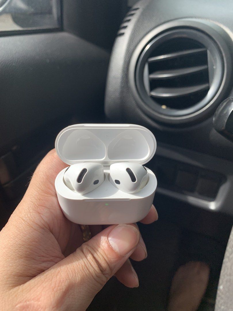Original Apple Airpods 4 (Non ANC) (Category: Earphones) located in Makati City. Submitted by john15.5 (Listing ID 1468767248, Image 2). Description: Try Secondhand Original Apple Airpods 4 (Non ANC) for only Php 5500 -100% Original -Free Usb C cable -Free Silicon Case -Smoothness 96% Front & 97% Back -Good battery life -Matagal Malowbat, Mabilis magcharge -Good quality -Crisp Button -Actual Photo -Ready to use -No Box -No swap -Free Shipping via