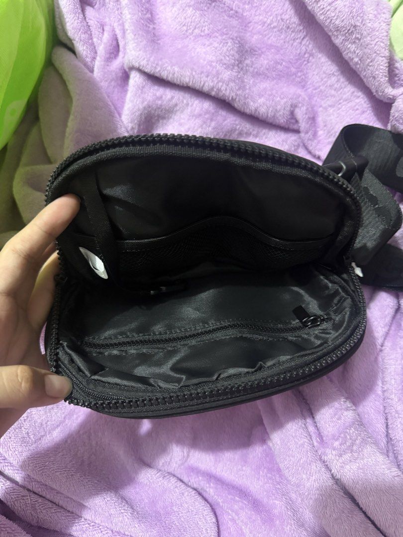 original crocs classic belt bag (Category: Belt bags, Clutches and Pouches) located in Manila. Submitted by rubyjanesdy (Listing ID 1468903343, Image 3). Description: brand new - mod: lalamove or lbc - mop: gcash or maya - loc: metro manila.