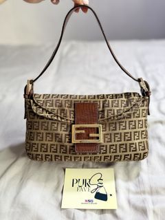 (Category: ) located in . Submitted by pursefaves (Listing ID 1468920117, Image 1). Description: .