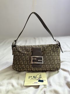 (Category: ) located in . Submitted by pursefaves (Listing ID 1468921085, Image 1). Description: .