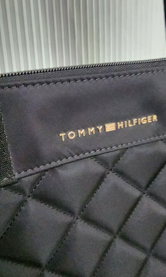 Original Tommy Hilfiger TH Quilted Tote Bag (Category: Tote Bags) located in Manila. Submitted by ragab1983 (Listing ID 1468719965, Image 3). Description: PAY FIRST - GCASH LALAMOVE READY LOC QUEZON CITY.
