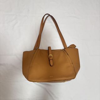 (Category: ) located in . Submitted by wear.arca (Listing ID 1468826041, Image 1). Description: .