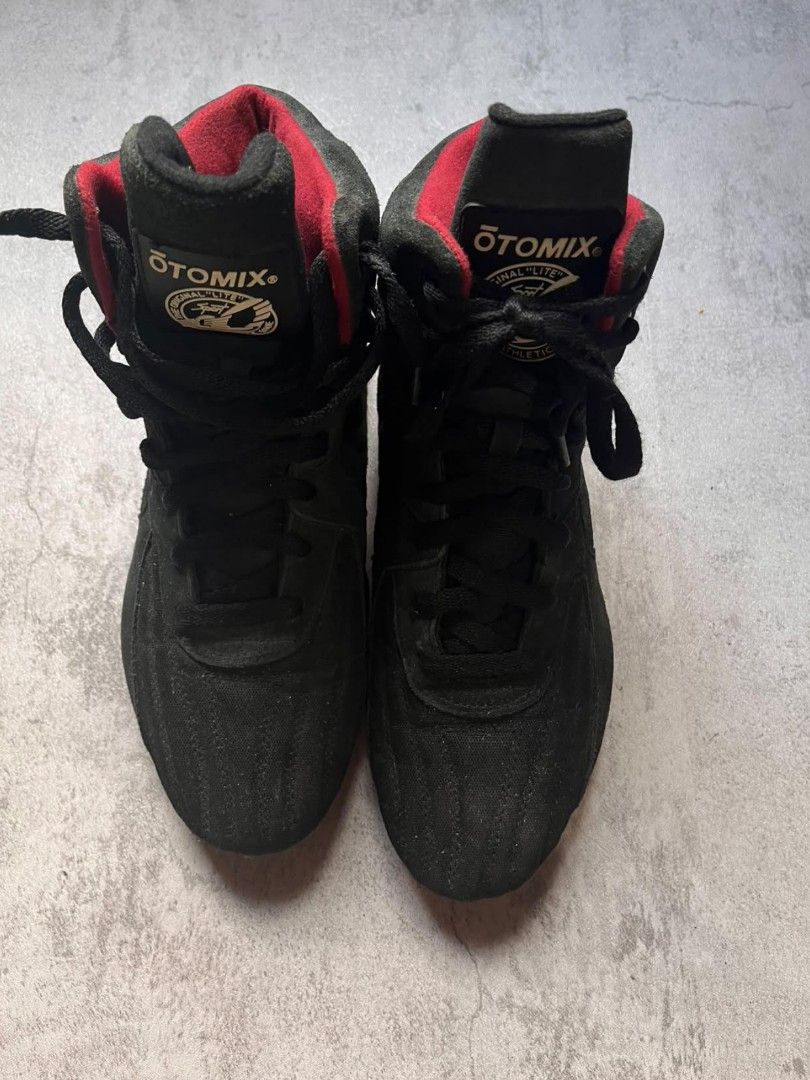 Otomix Sting Ray Boxing shoes (Category: Other Sports Equipment and Supplies) located in Manila. Submitted by _thrift_time (Listing ID 1468804550, Image 3). Description: Thrifted item Authentic Excellent condition No issue.