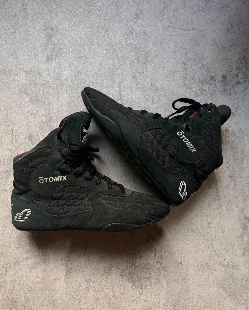 Otomix Sting Ray Boxing shoes (Category: Other Sports Equipment and Supplies) located in Manila. Submitted by _thrift_time (Listing ID 1468804550, Image 1). Description: Thrifted item Authentic Excellent condition No issue.