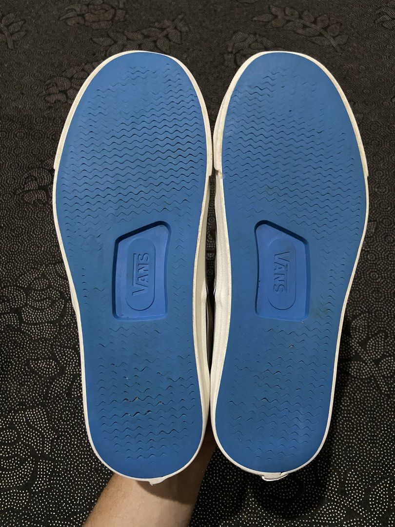 OTW by Vans Authentic 44 Siped Vi bram🔥 (Category: Sneakers) located in Liloan. Submitted by kjsneaks (Listing ID 1468806005, Image 3). Description: WTS‼️ RARE TO FIND PAIR🔥 Size 7 men, 25cm Original Excellent condition Sign of usage Can do shipping nationwide Dm me📥.