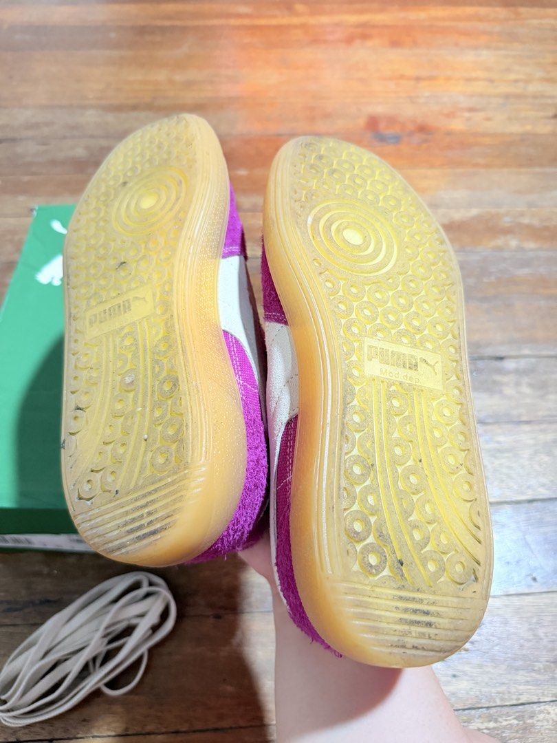 P U M A Palermo Vintage (Category: Sneakers) located in Quezon City. Submitted by celinecabrera (Listing ID 1468825645, Image 3). Description: - Color: Bright pink - Sole: Gum rubber sole - Size: US 8 / UK 7 / EUR 40.5 - Good as new, no flaws - Comes with extra laces.