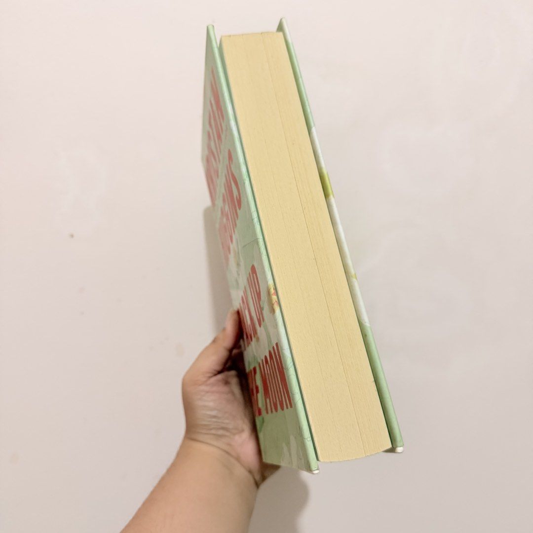 Pack Up the Moon by Kristan Higgins (Category: Storybooks) located in Quezon City. Submitted by wordsbymiss.r (Listing ID 1468877827, Image 2). Description: Decluttering❗️Price listed is a bundle price❗️ 📚Pack Up The Moon (Hardcover) Author: Kristan Higgins Authentic, not reprint ❌ actual photos posted! the books are preloved from my own collection. please check photos first and expect signs of use/ foxing/ dents on some. manage your expectation